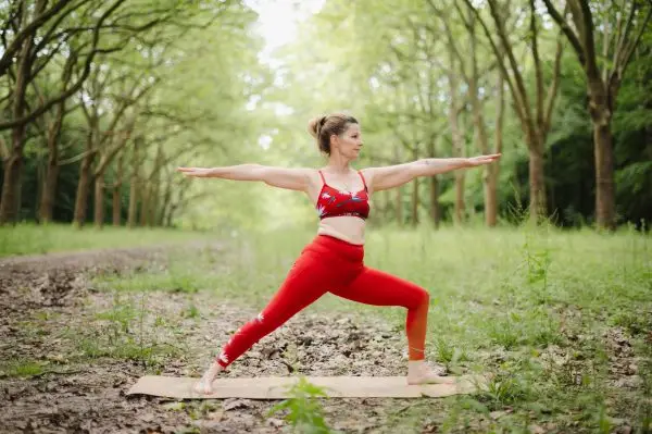 BASIC - Pratiquez le yoga pour retrouver la paix intérieure et renforcer votre corps